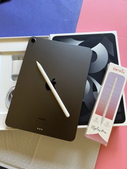 Apple iPad Air 5th Generation (M1 Chip) 64GB with Box, Pen And Keyboard 