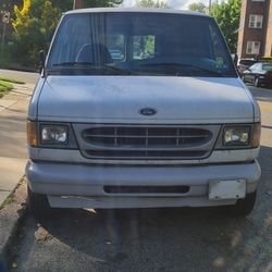 2002 Ford E-150