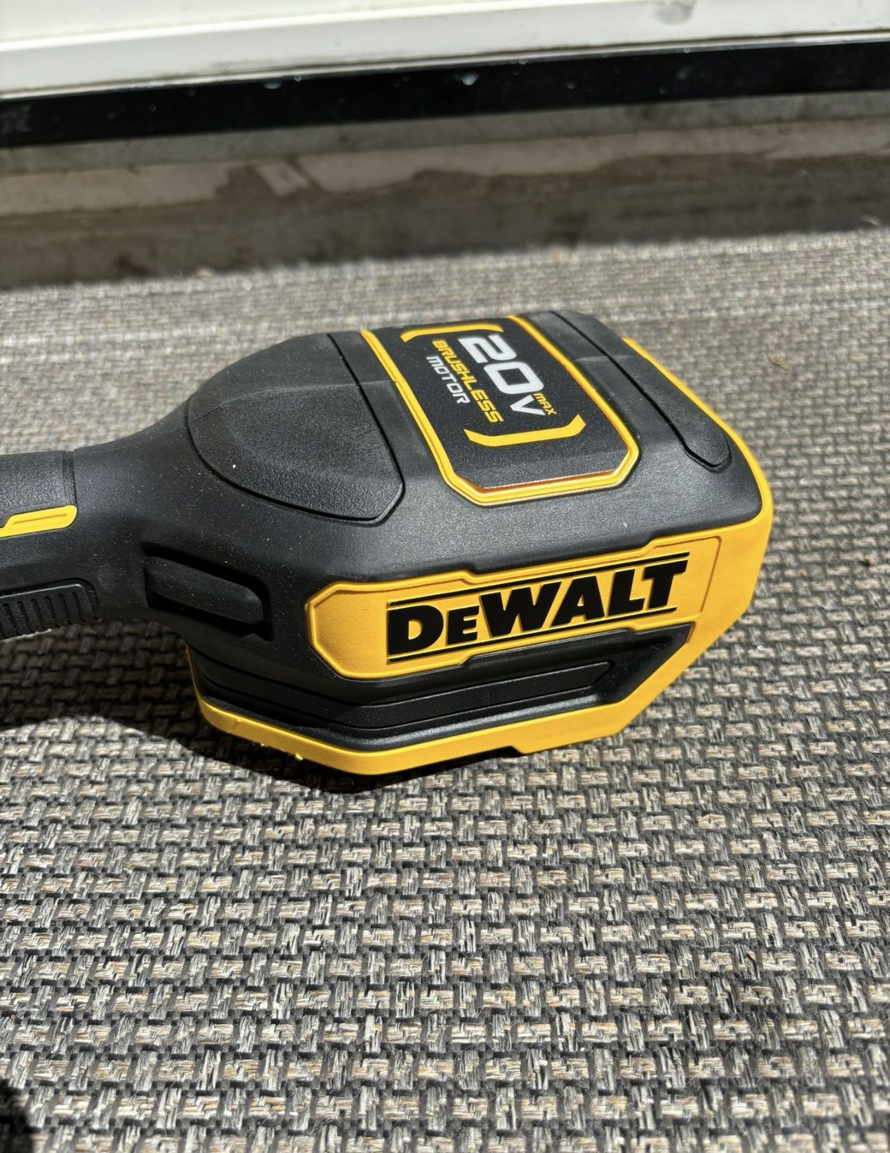 Nuevo Dewalt Weed Trimmer v20(tool Only) Precio $ 140