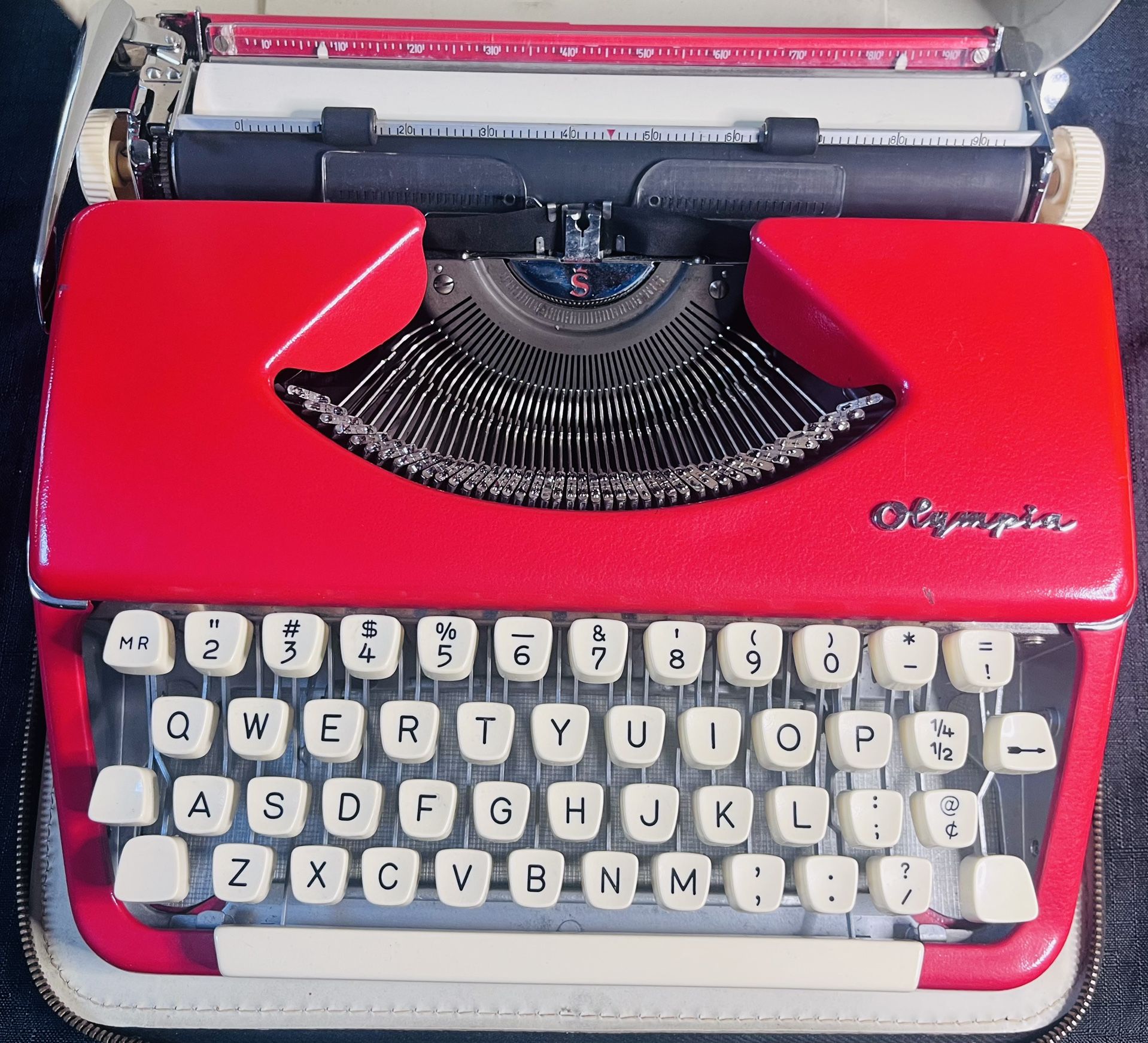 Fire Engine Red Olympia Splendid Italic Typewriter
