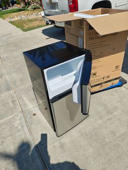 3.1 mini fridge 2 door stainless 150 firm No Less brand new see pictures