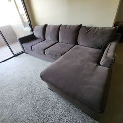 SECTIONAL COUCH