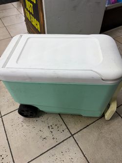Igloo Wheeled Cooler