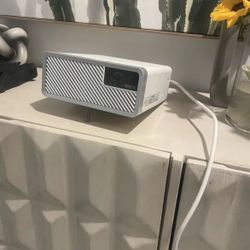 Epson Projector EF-100 Model H914A