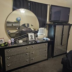 Beautiful Full Size Bedroom Set