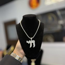 925 Sterling Silver Chain + Pendant 