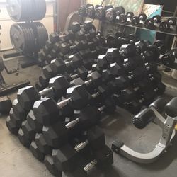 New Rubber Coated Hex Dumbbells 🔥🔥🔥 SALE (2x30Lbs, 2x35Lbs, 2x40Lbs) for $160 Firm on Price.