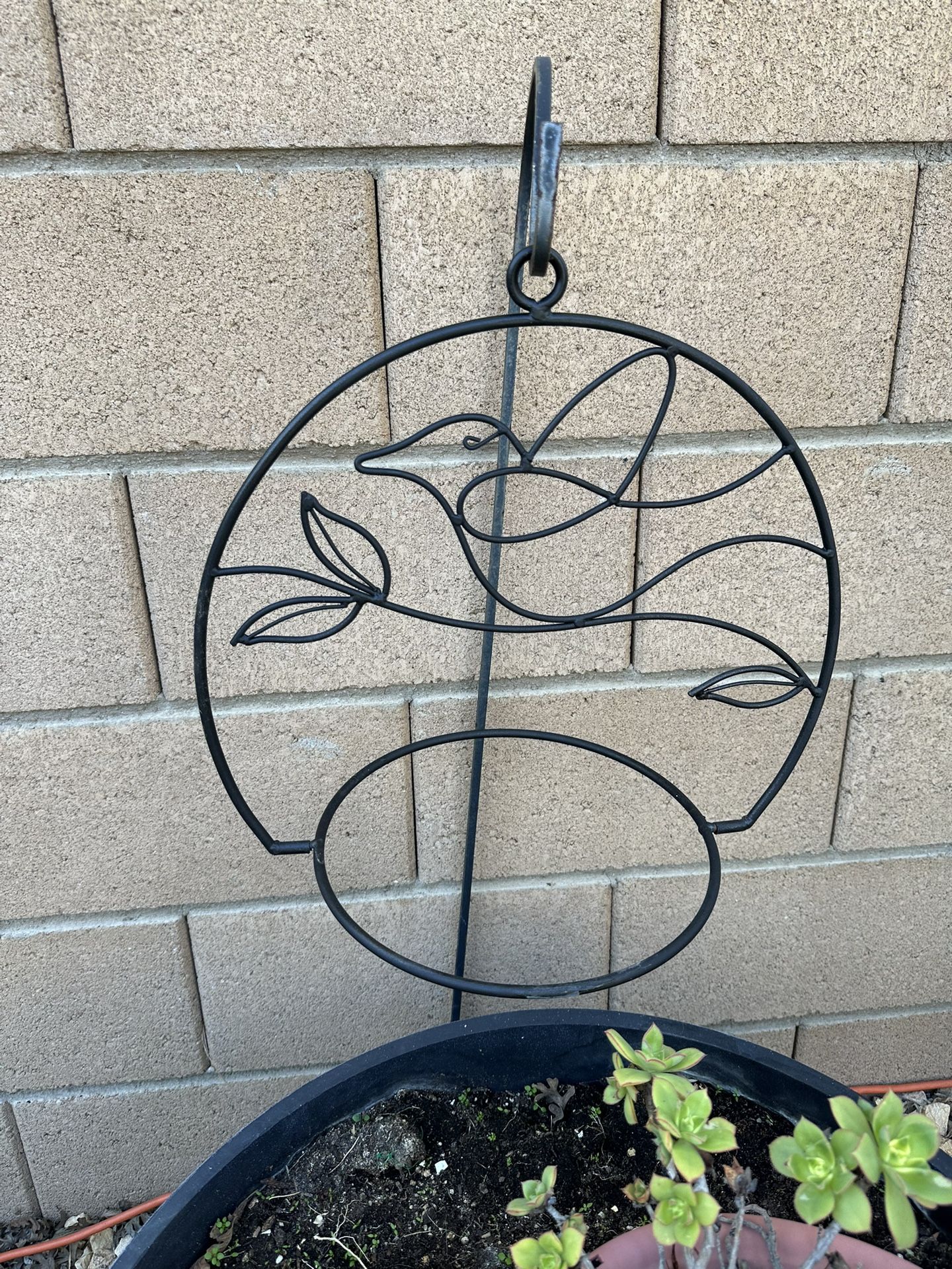 Black Metal Bird Hanging Plant Basket Holder