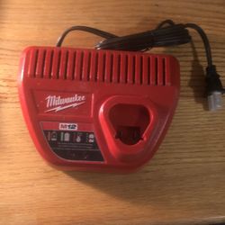Milwaukee M12 Charger