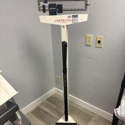 Detecto Medical Physician Beam Scale With Height Rod