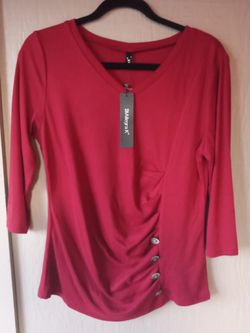 NEW WOMEN'S SIZE LARGE TOP