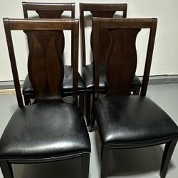 Dining Table Chairs In Great Condition 