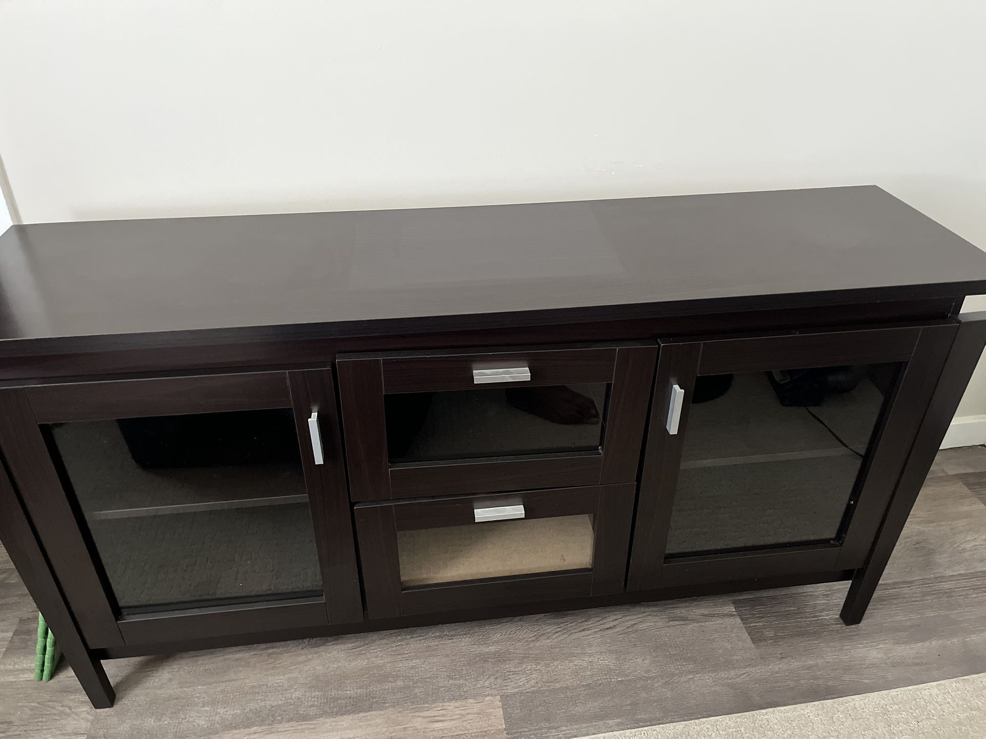 Wooden Tv/entertainment stand