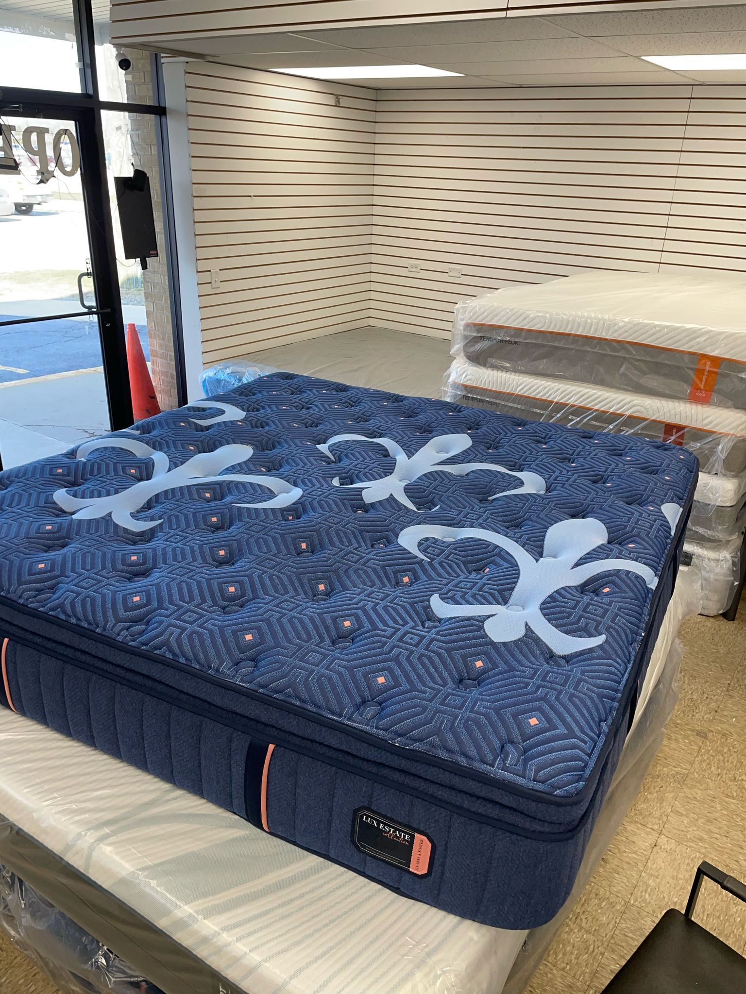 Stearns & Foster Lux Estate Pillow Top King Size Mattress $699 Only 