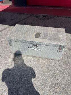 FREE Diamond plate, heavy duty storage toolbox Delta brand.