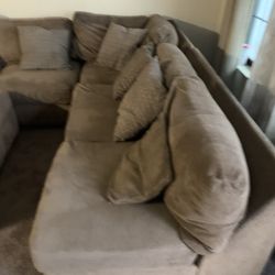 Sectional Couches 