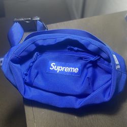 Supreme Fanny Pack (SS18) Royal Blue (Supreme Waist Bag) for Sale in Miami,  FL - OfferUp