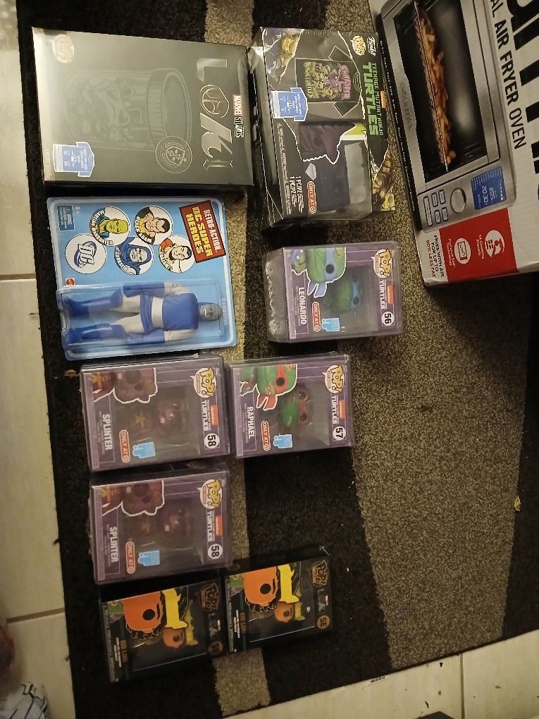Funko Pop! Vinyl Figures, T-Shirts, Collectible Pins & DC Action Figure