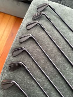 Men's 2025 TaylorMade P-790 Right Handed Iron Set  (7 Clubs) not real price accepting offers!!!!!