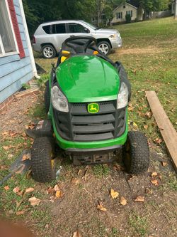 John deer tractor riding lawnmower d100