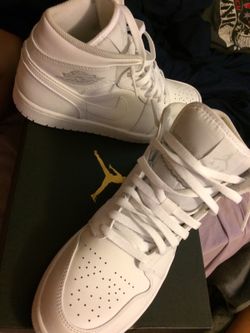 Retro all white 1s