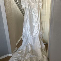 Vail And Wedding Dress