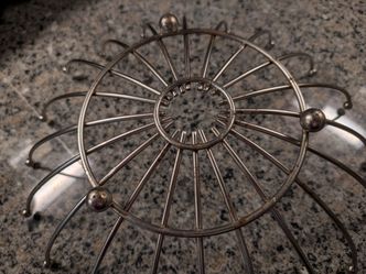 Metal wire fruit bowl