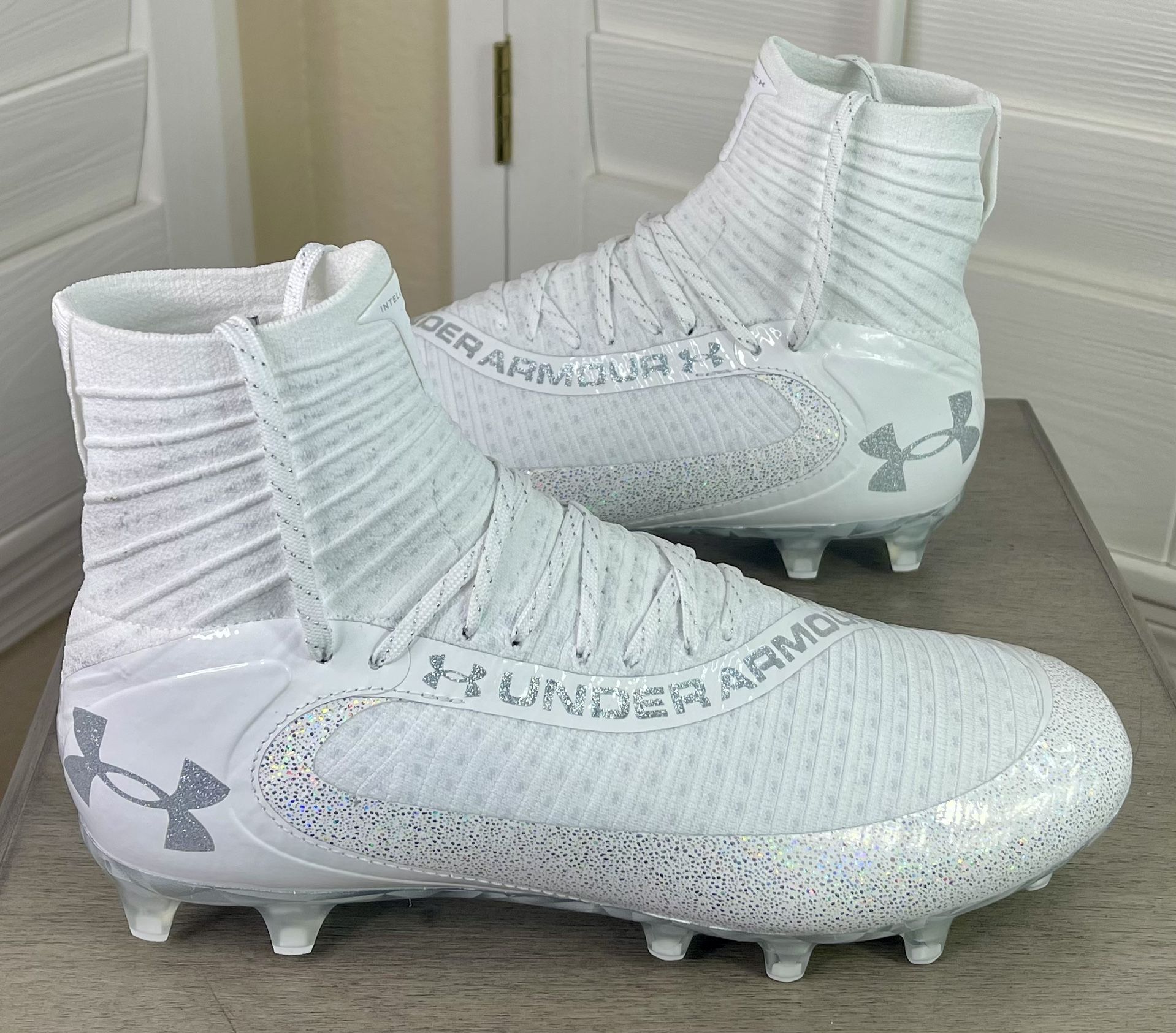 Under Armour UA Highlight MC White/Silver Football Cleats