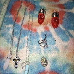 Assorted Jewelry 