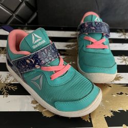 Girls’ Reebok Ventureflex Shoes/with adjustable Velcro - quick and convenient/Size 9.5