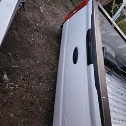 2024 F250 Tailgate