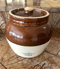 Beautiful Vintage Robinson -Ransbottom bean pot & lid with stamped blue crown #3