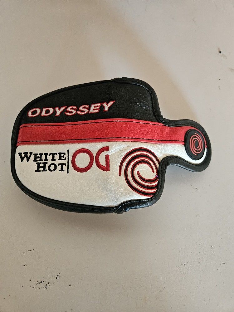 Odyssey White Hot OG Mallet 2-Ball Putter Golf Head Cover Magnet Close