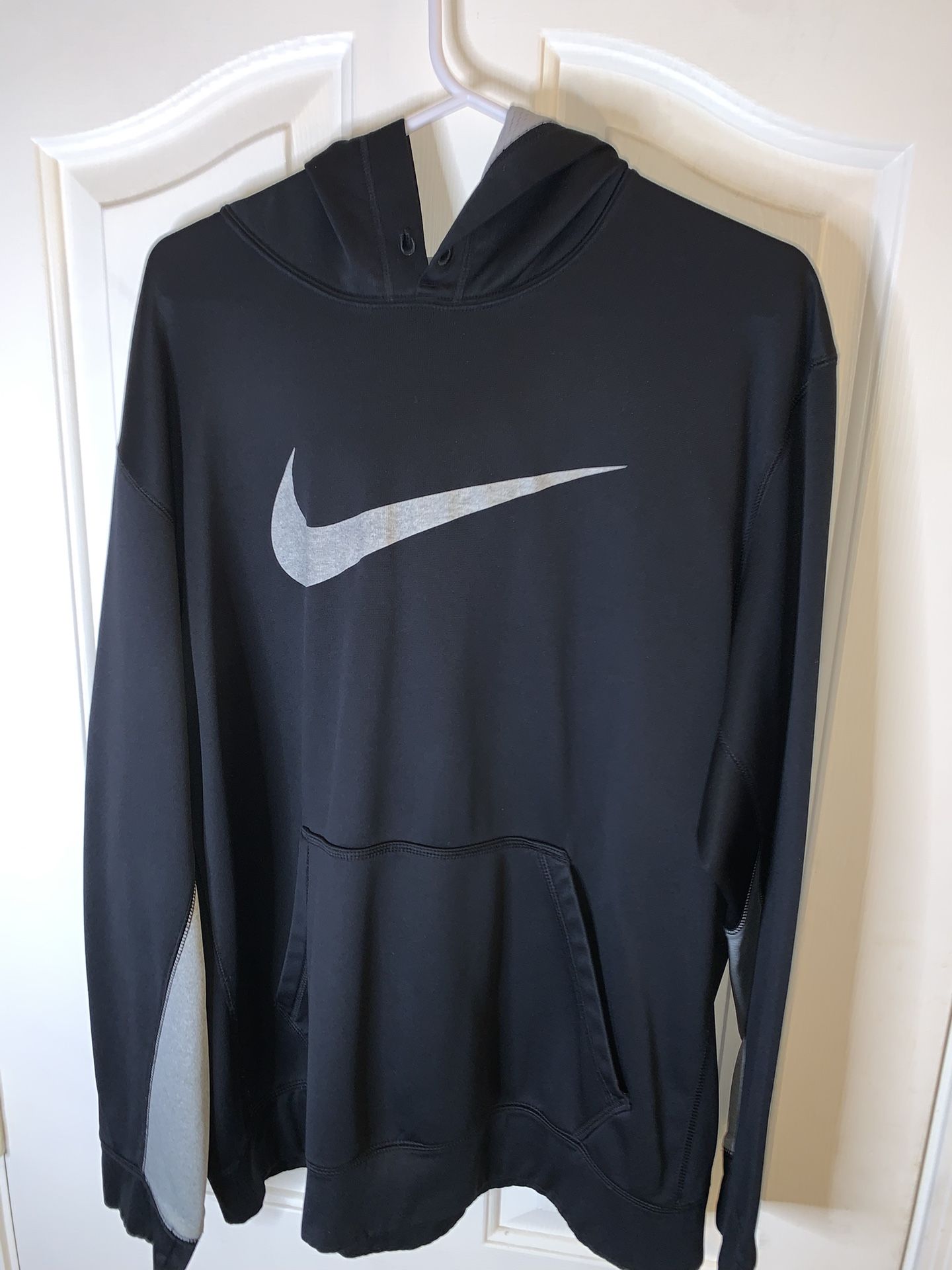 Men’s Nike Therma-Fit Hoodie!