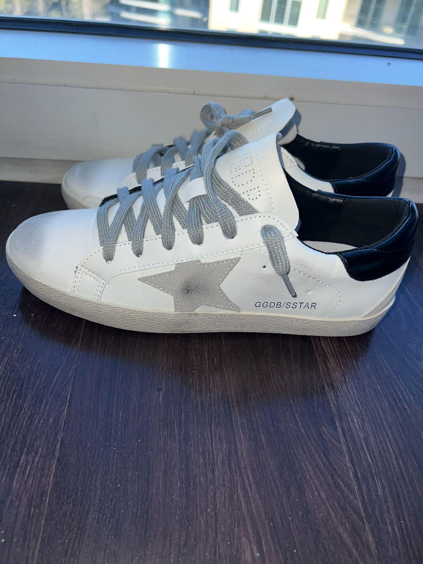 Golden Goose Sneakers