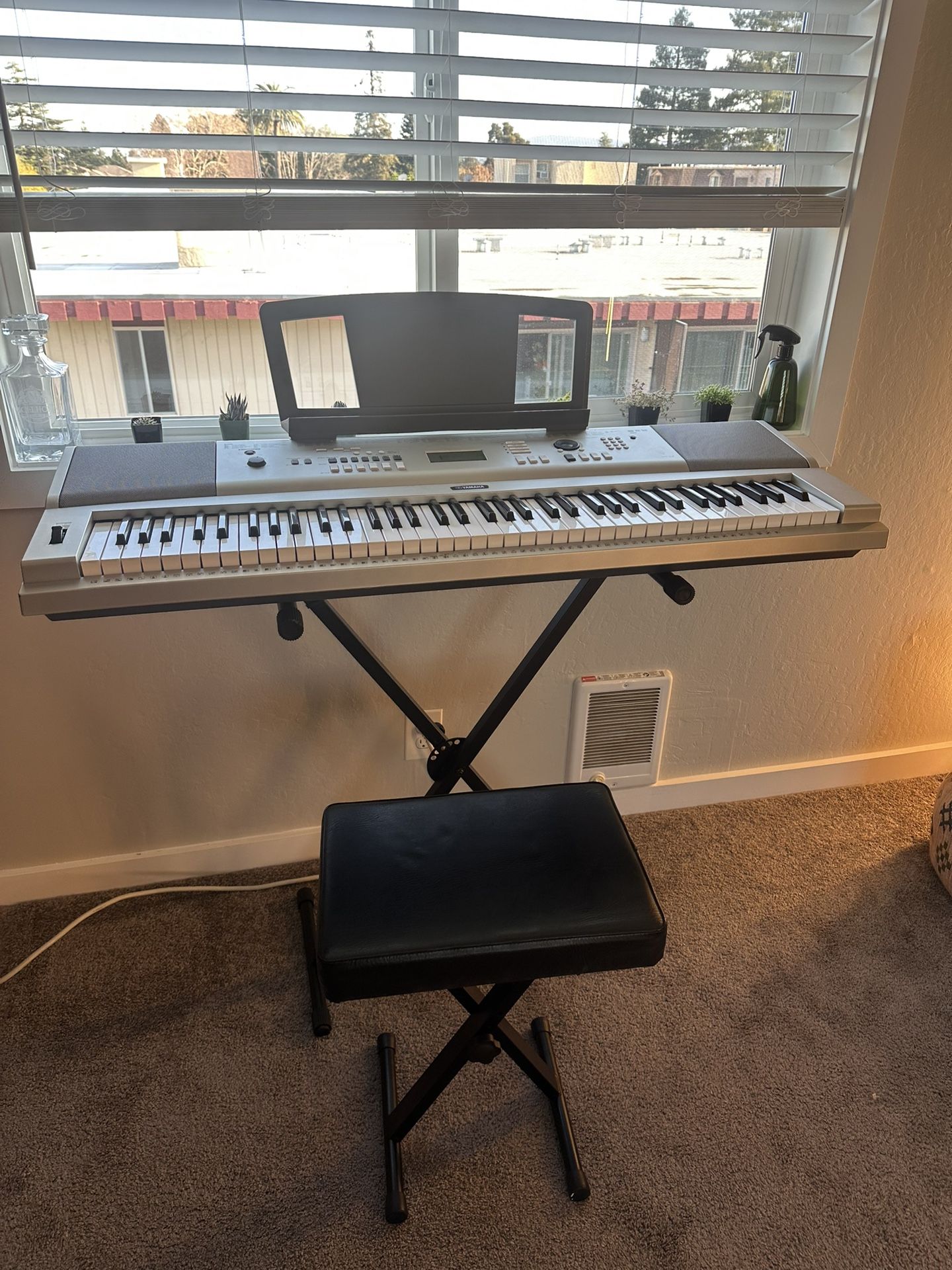 Yamaha YPG-235 76-Key Portable Grand Piano Premium PackYamaha YPG-235 76-Key Portable Grand Piano