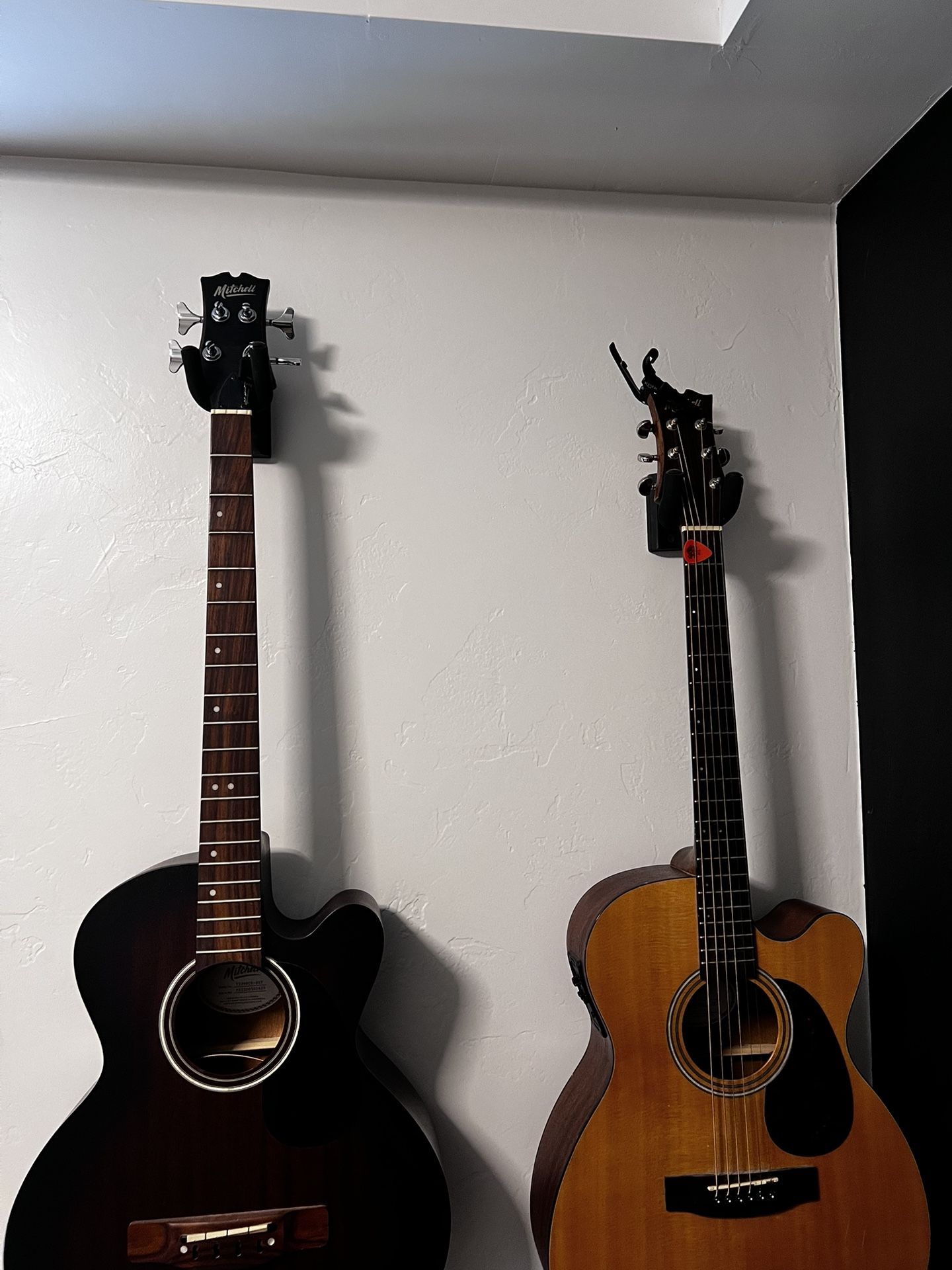 Mitchell Guitar And Bass