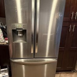 Kenmore Refrigerator 