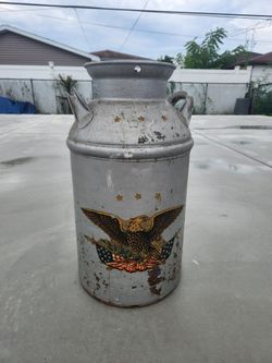 Vintage 10 Gallon Peoria Creamery Can