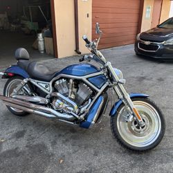 Harley-Davidson 8,500miles