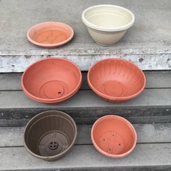 Lot of 5 Plastic Terra Cotta Colored Potting Bowels Plus a Saucer