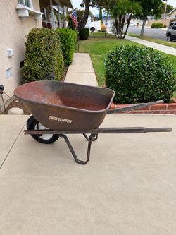 True Temper Heavy Duty Steel Wheelbarrow - Wheel barrow - needs a new tire