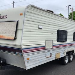1992 Terry 27ft Trailer