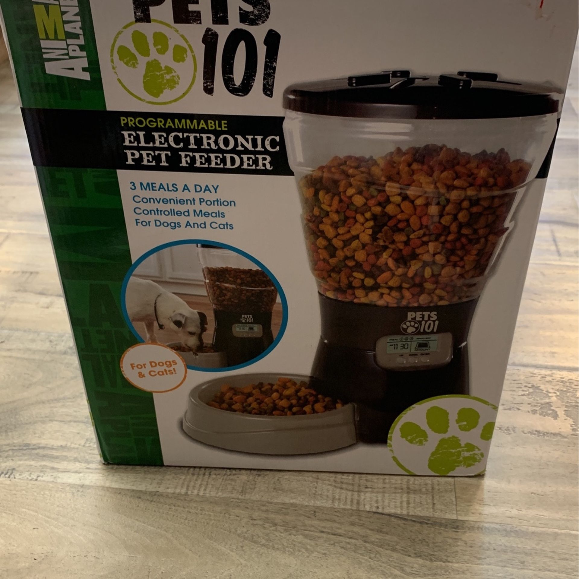 electric pet feeder