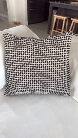 Decorative pillow
