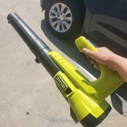 RYOBI
ONE+ 18V 90 MPH 250 CFM Cordless Leaf Blower ( Tool only )
