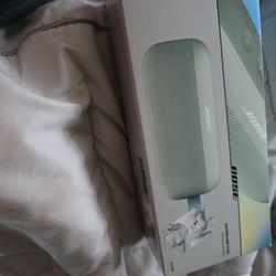 BOSE  BLUETOOTH SPEAKER 