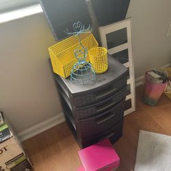 🏠 Big Home Items Bundle – Great for New Apartment! 🧺✨ Everything you see in the pictures – all in one lot. 