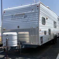 2000 Tahoe 24ft Travel Trailer – Generator – Clean Title – $3,500 OBO