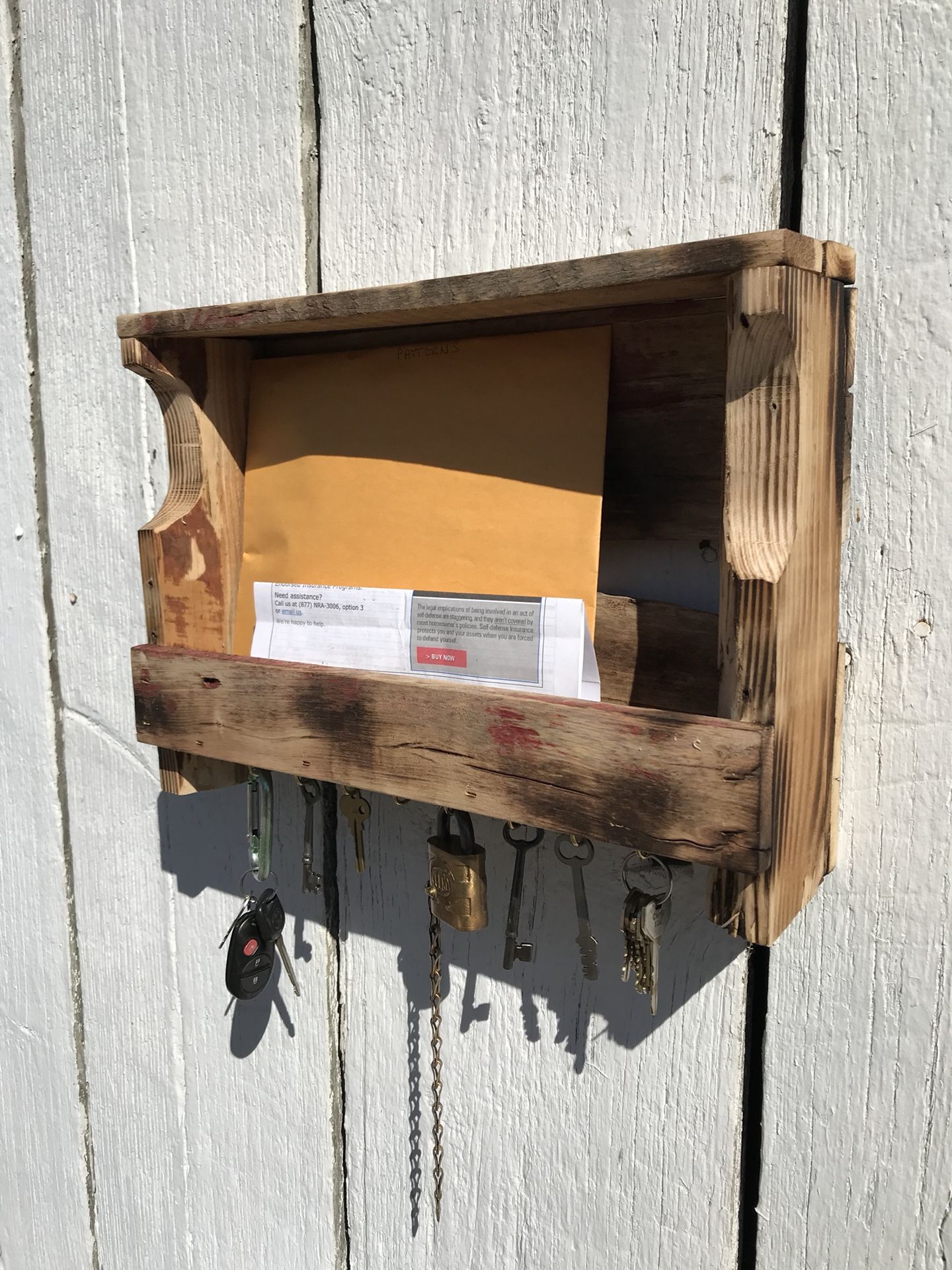 Key and mail holder - recycled pallet wood